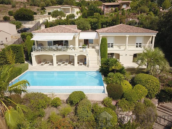 5 Bedroom Villa/House in Antheor 36