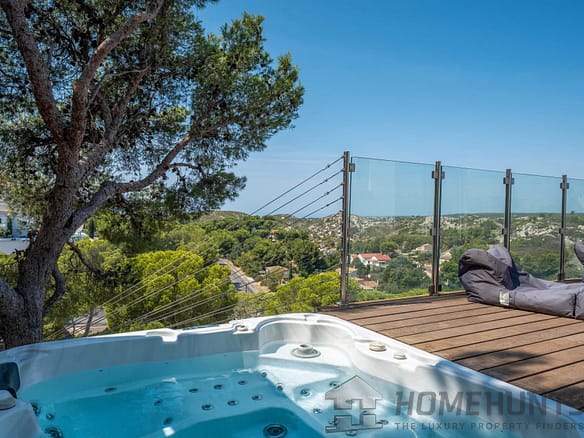 4 Bedroom Villa/House in Ensues La Redonne 10