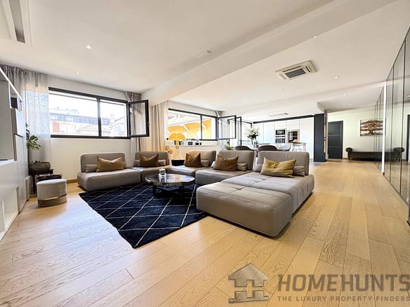 4 Bedroom Apartment in Annecy 4