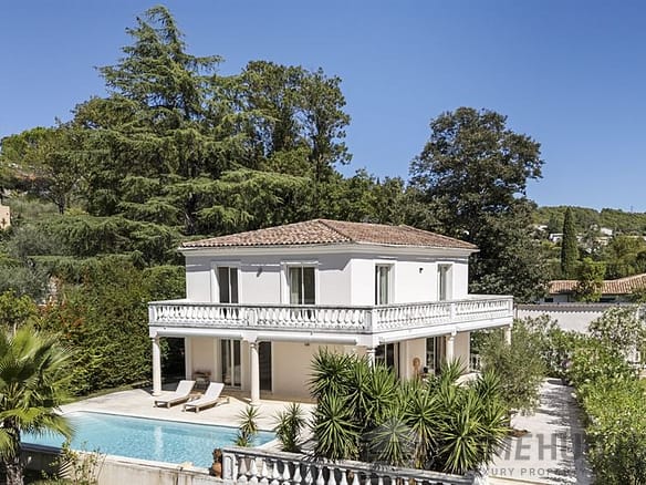 5 Bedroom Villa/House in La Roquette Sur Siagne 4