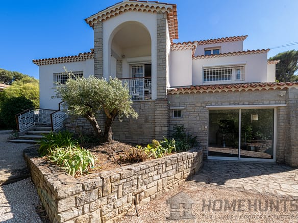4 Bedroom Villa/House in Sanary Sur Mer 6