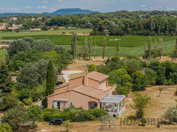 6 Bedroom Villa/House in Aix En Provence 8
