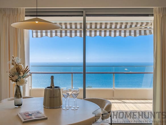 2 Bedroom Apartment in Cannes 5