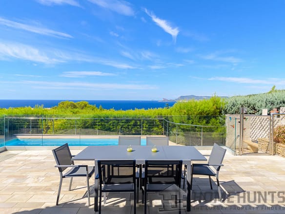 3 Bedroom Villa/House in St Cyr Sur Mer 3