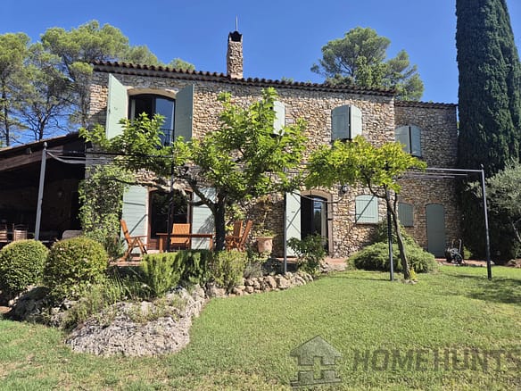 6 Bedroom Villa/House in St Antonin Du Var 32