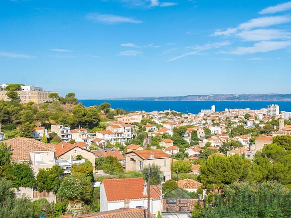 5 Bedroom Villa/House in Marseille 5