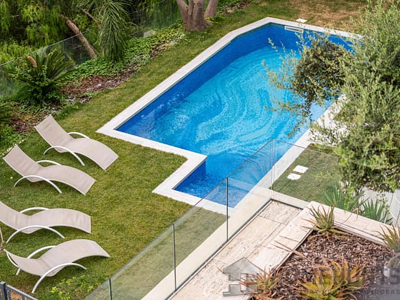1 Bedroom Apartment in Cap D Ail 3
