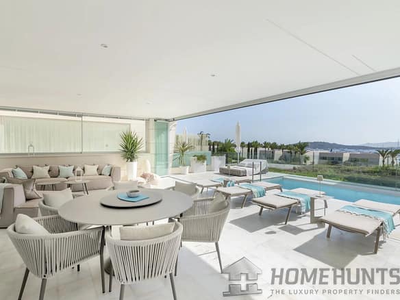 5 Bedroom Apartment in Cap Martinet 16