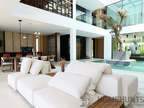 5 Bedroom Villa/House in The Golden Mile 12