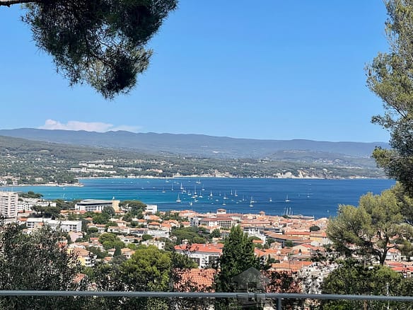 4 Bedroom Villa/House in La Ciotat 3