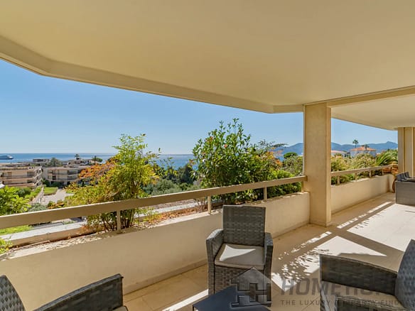 3 Bedroom Apartment in Cannes 46