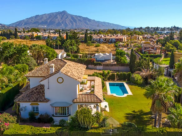 6 Bedroom Villa/House in Guadalmina Alta 3