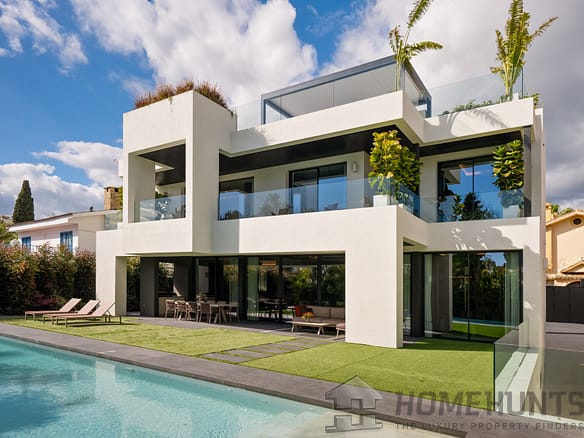 5 Bedroom Villa/House in The Golden Mile 7