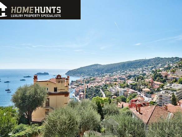 2 Bedroom Apartment in Villefranche Sur Mer 7