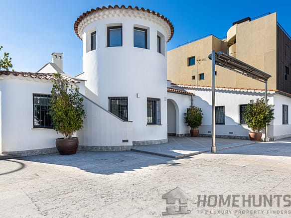 4 Bedroom Apartment in Palma 6