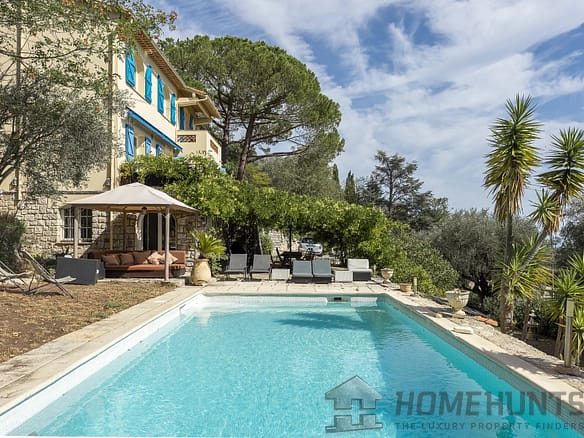 5 Bedroom Villa/House in Chateauneuf Grasse 30