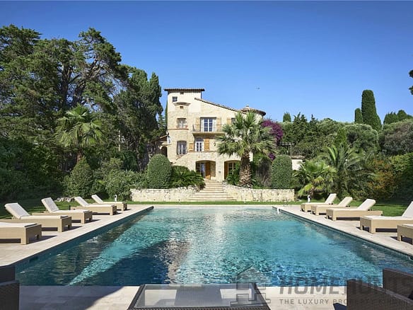 6 Bedroom Villa/House in Cap D Antibes 2