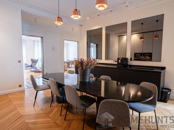 4 Bedroom Apartment in Paris 17th (Monceau - Batignolles -Ternes) 7