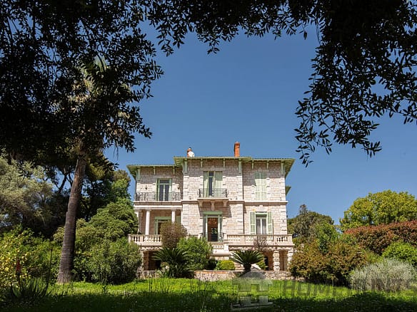 Villa/House For Sale in Roquebrune Cap Martin 32