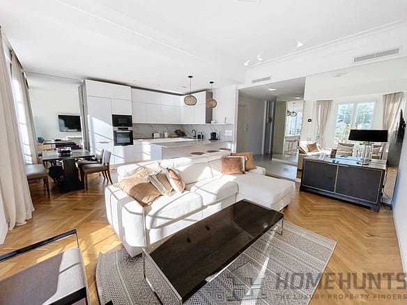 3 Bedroom Apartment in Cannes 20