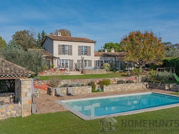 4 Bedroom Villa/House in Mougins 2
