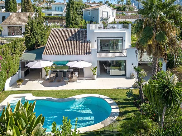 4 Bedroom Villa/House in Nueva Andalucía 9