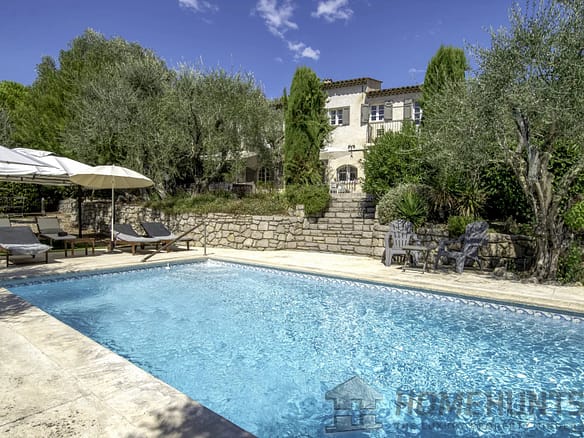 4 Bedroom Villa/House in Valbonne 9