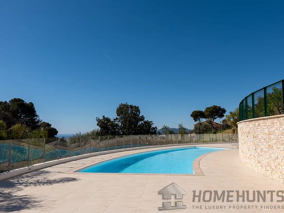 3 Bedroom Apartment in Le Cannet 14