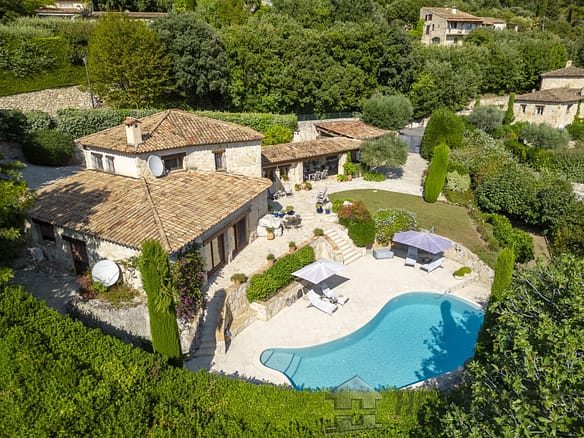 4 Bedroom Villa/House in Tourrettes Sur Loup 3