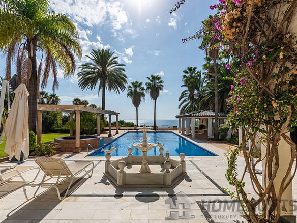 4 Bedroom Villa/House in Estepona 7
