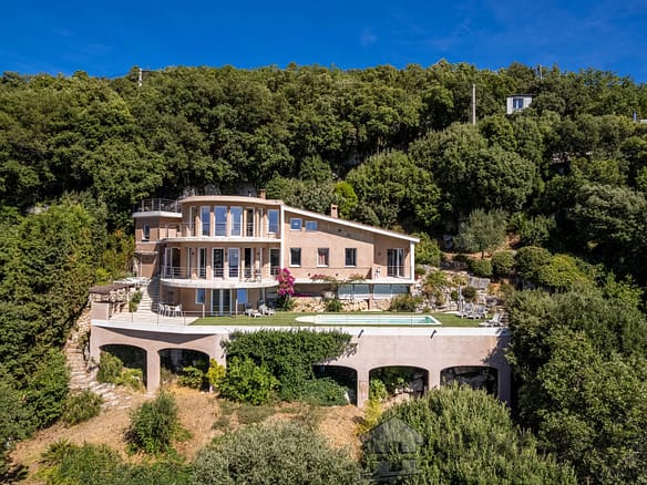 5 Bedroom Villa/House in Cabris 3