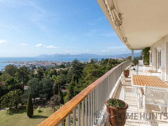 4 Bedroom Apartment in Cannes 26