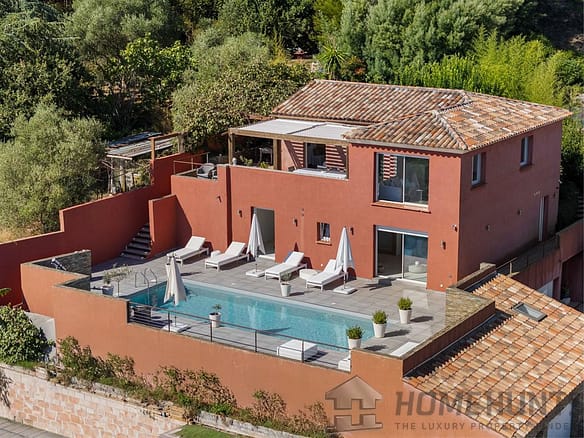 2 Bedroom Villa/House in Les Adrets De L Esterel 2