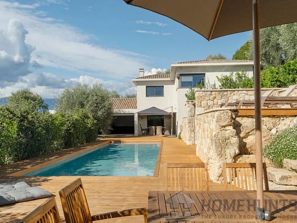 4 Bedroom Villa/House in Mougins 5