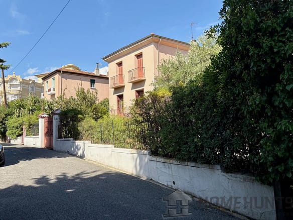 4 Bedroom Villa/House in Nice 7