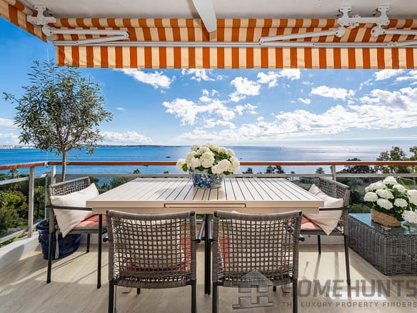 3 Bedroom Apartment in Le Golfe Juan 3
