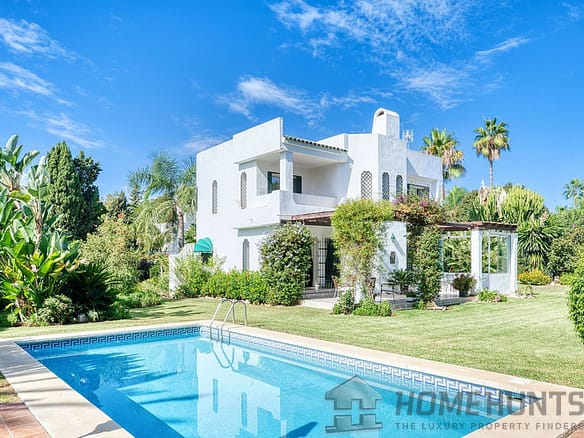 4 Bedroom Villa/House in Nueva Andalucía 36