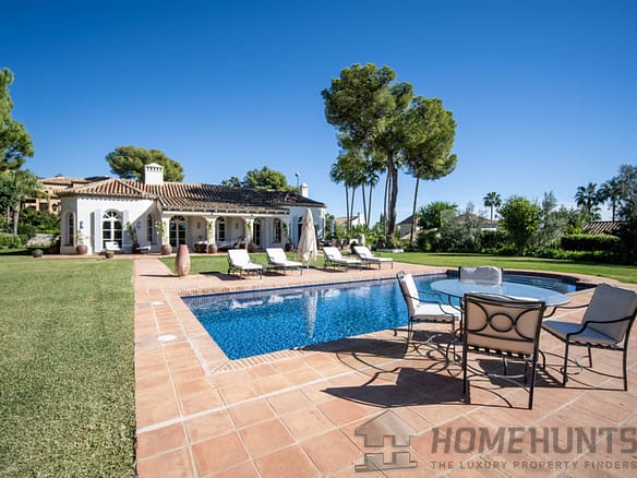 5 Bedroom Villa/House in The Golden Mile 34