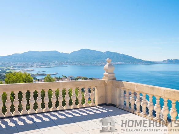 11 Bedroom Villa/House in Marseille 7