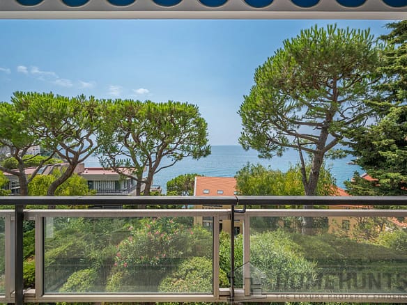 3 Bedroom Apartment in Nice - Mont Boron 34