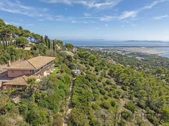 4 Bedroom Villa/House in Carqueiranne 24