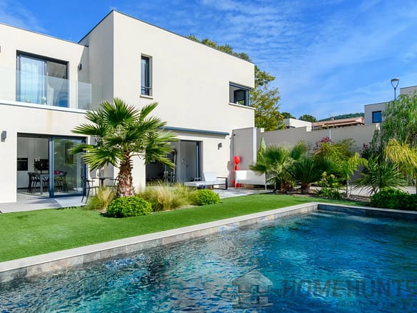 3 Bedroom Villa/House in Marseille 6
