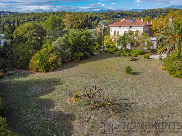 9 Bedroom Villa/House in Antibes 36