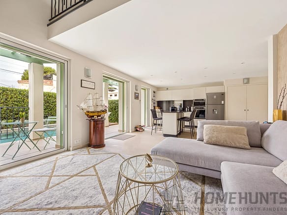 4 Bedroom Villa/House in Cap D Antibes 5 4 Bedroom Villa/House in Cap D Antibes 5