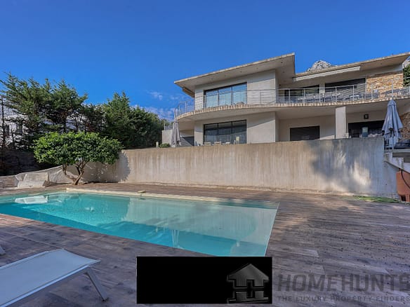 4 Bedroom Villa/House in La Valette Du Var 2