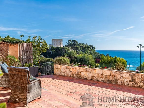 2 Bedroom Apartment in Roquebrune Cap Martin 3