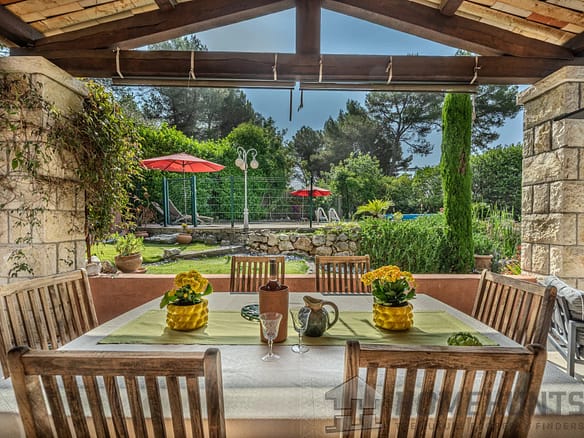 5 Bedroom Villa/House in Roquefort Les Pins 32