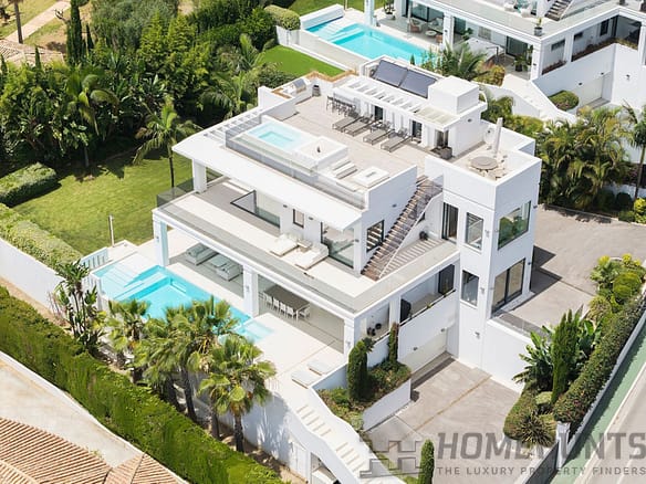 5 Bedroom Villa/House in Nagueles 10