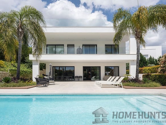 5 Bedroom Villa/House in Nueva Andalucía 26