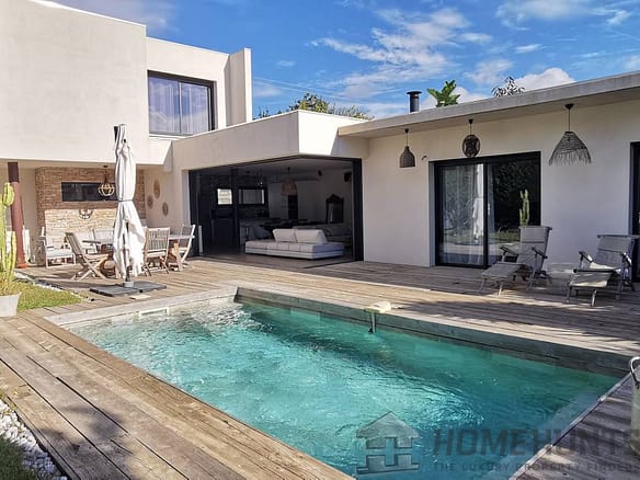 3 Bedroom Villa/House in Cassis 24